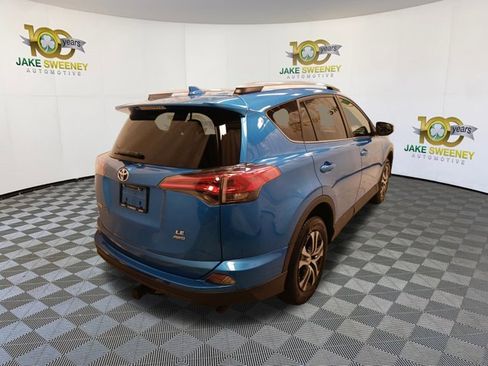 Used 2017 Toyota RAV4 LE image 10