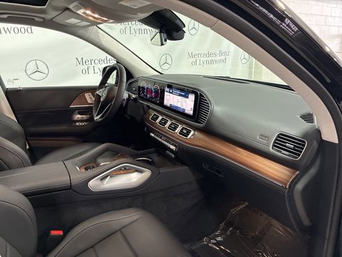 New 2026 Mercedes-Benz GLE 450 4MATIC image 16