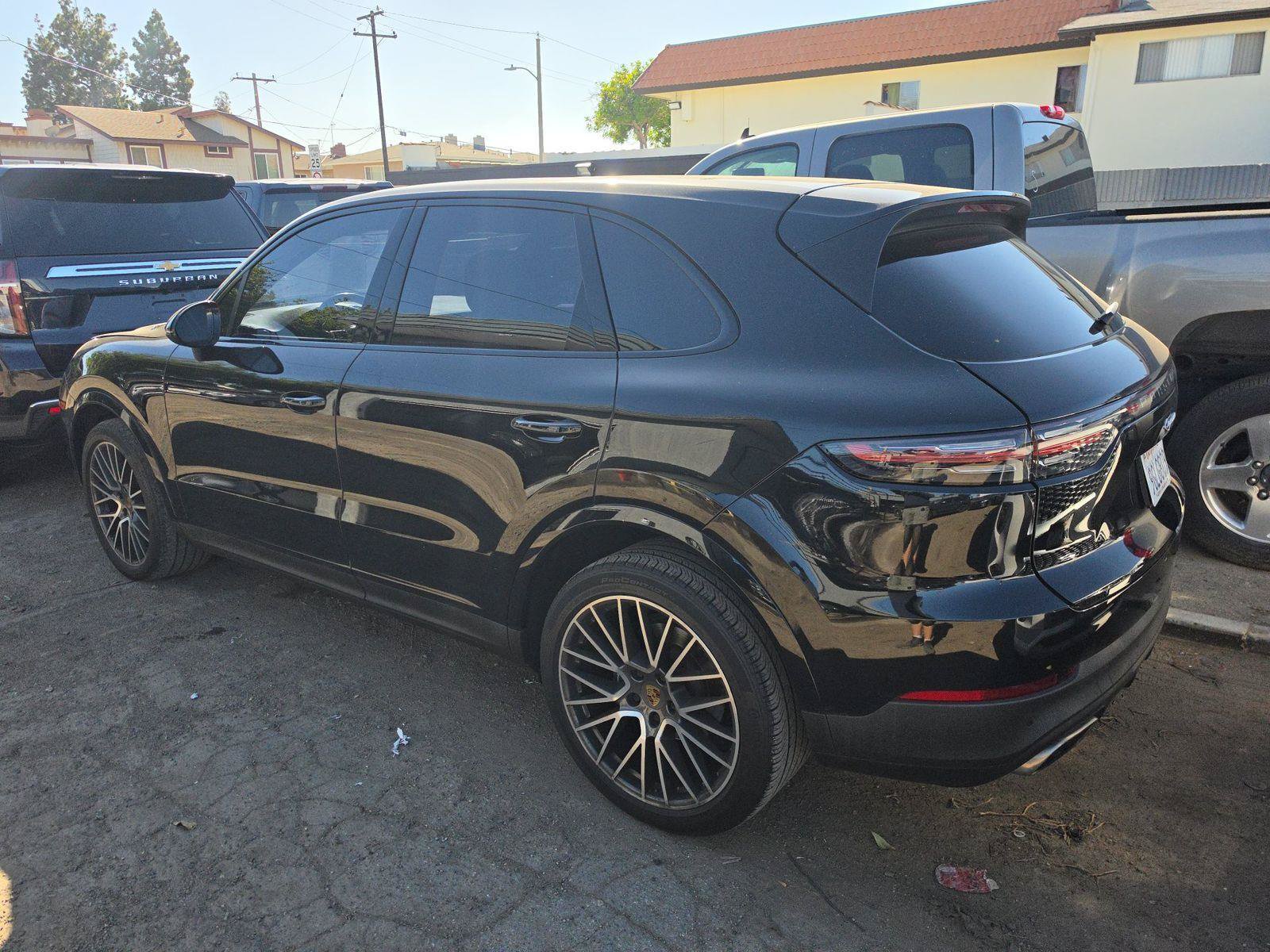 Used 2023 Porsche Cayenne AWD/4WD image 2