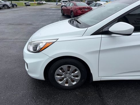Used 2016 Hyundai Accent SE w/ Option Group 02 FWD image 9