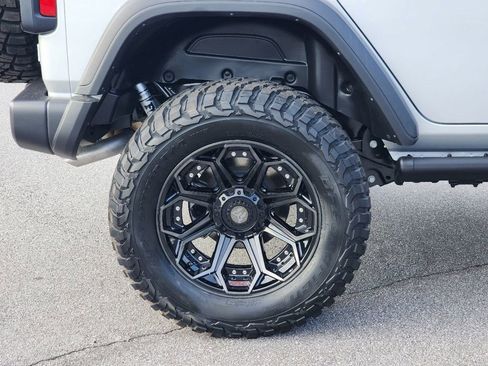 Used 2024 Jeep Wrangler Unlimited Sport AWD/4WD image 3