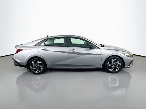 Certified 2025 Hyundai Elantra Sport FWD image 4