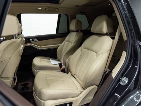 Used 2019 BMW X7 xDrive50i w/ Premium Package image 23