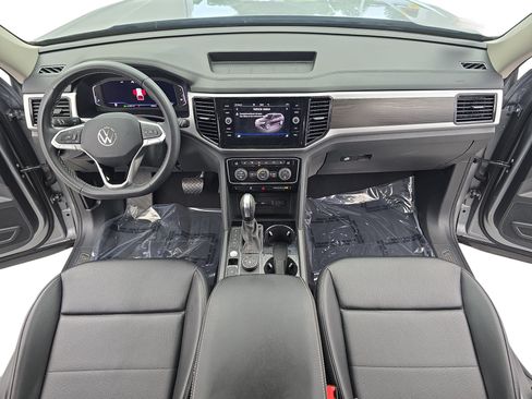 Certified 2023 Volkswagen Atlas SE w/ Panoramic Sunroof Package AWD/4WD image 9