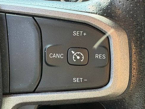 Used 2024 RAM 2500 Tradesman w/ Chrome Appearance Group AWD/4WD image 15