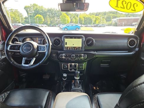 Used 2021 Jeep Wrangler Unlimited Sahara AWD/4WD image 4