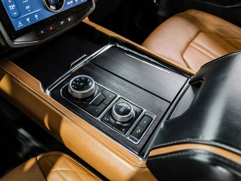 Used 2022 Ford Expedition Max Platinum image 29