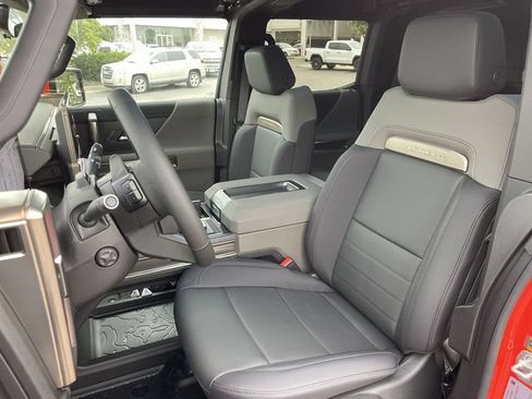 New 2025 GMC Hummer EV 2X w/ LPO, Cargo Utility Package AWD/4WD image 9