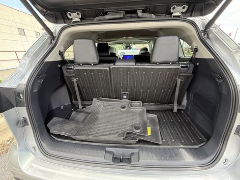 Certified 2024 Toyota Highlander XLE AWD/4WD image 29