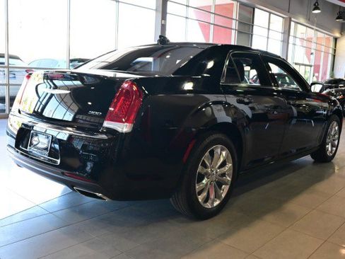 Used 2023 Chrysler 300 Touring AWD/4WD image 5