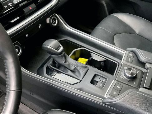 Used 2024 Toyota Grand Highlander Platinum image 19