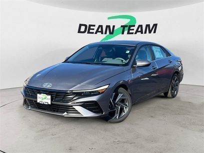 Used 2025 Hyundai Elantra SEL w/ Cargo Package