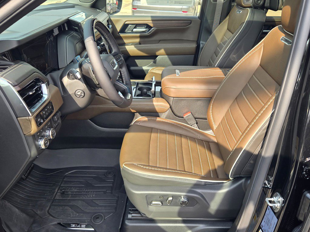 New 2027 GMC Yukon Denali Ultimate w/ LPO, Floor Liner Package AWD/4WD image 41