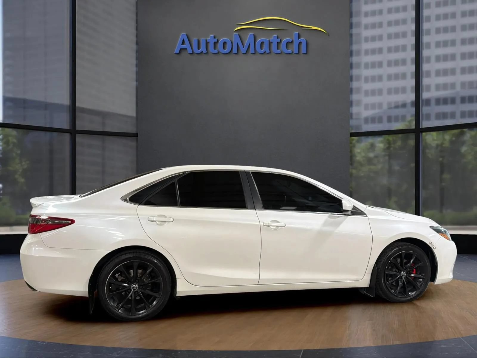 Used 2015 Toyota Camry XSE FWD image 11