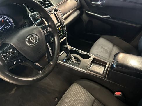 Used 2015 Toyota Camry LE image 12