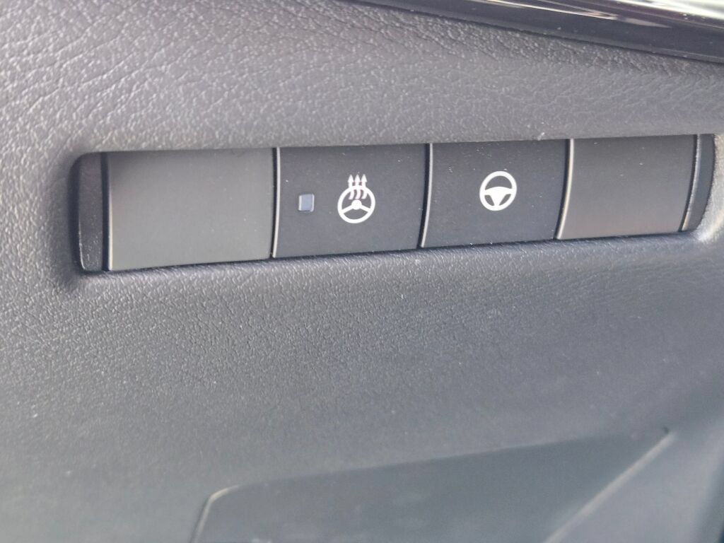 Used 2026 Nissan Kicks SR w/ SR Premium Package AWD/4WD image 23