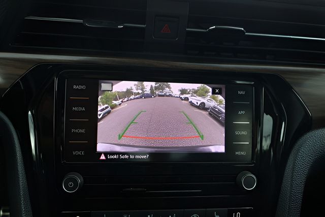 Used 2020 Volkswagen Passat 2.0T SEL FWD image 25