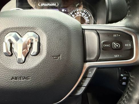 Used 2019 RAM 1500 Big Horn AWD/4WD image 32