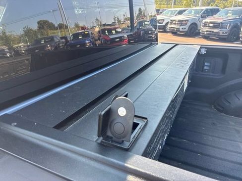 Used 2024 Ford F250 Lariat w/ Black Appearance Package AWD/4WD image 18