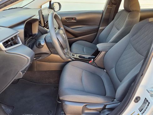 Used 2022 Toyota Corolla LE image 18