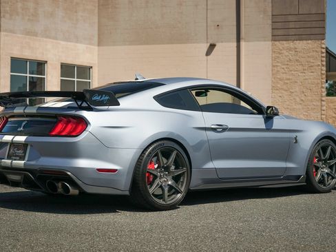 Used 2022 Ford Mustang Shelby GT500 w/ Carbon Fiber Track Pack RWD image 4