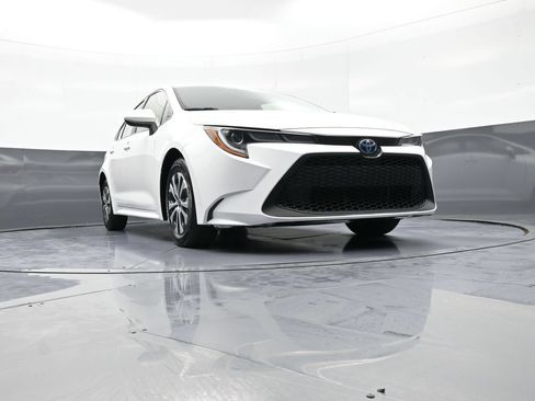Certified 2020 Toyota Corolla LE FWD image 26