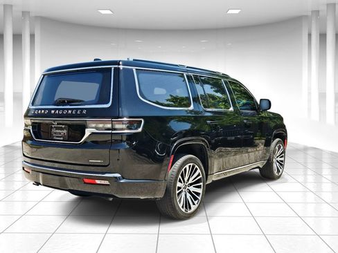 Used 2022 Jeep Grand Wagoneer Series III AWD/4WD image 3