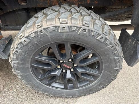Used 2019 GMC Sierra 1500 Elevation w/ X31 Off-Road Package AWD/4WD image 13