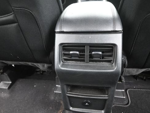 Used 2023 Ford Edge SE AWD/4WD image 10