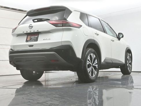 Used 2021 Nissan Rogue SV AWD/4WD image 29
