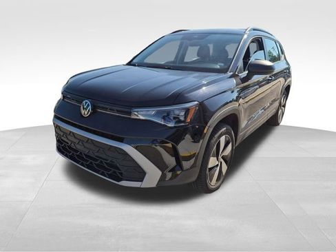Used 2025 Volkswagen Taos S AWD/4WD image 1