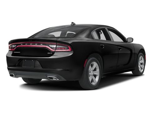 Used 2017 Dodge Charger SXT w/ AWD Plus Group image 2