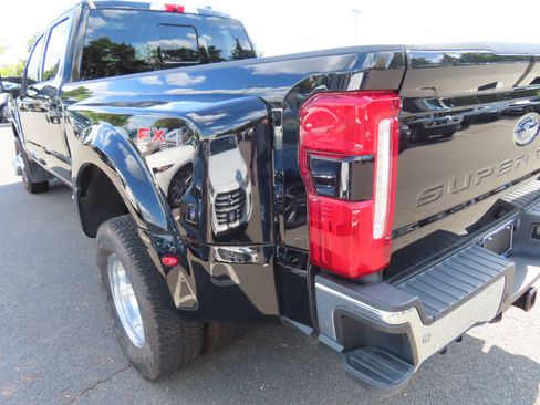 Used 2025 Ford F350 Lariat w/ Lariat Ultimate Package AWD/4WD image 12
