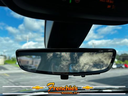 Used 2023 Chevrolet Traverse LT w/ LT Premium Package AWD/4WD image 20