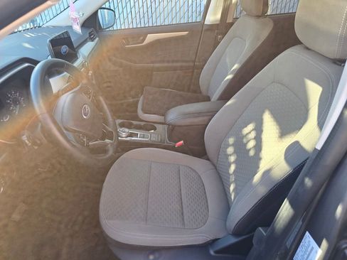 Used 2022 Ford Escape SE w/ SE Sport Appearance Package image 7