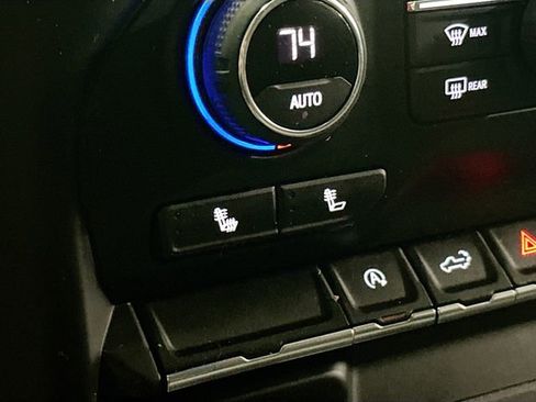 Used 2021 Chevrolet Silverado 1500 LT image 21