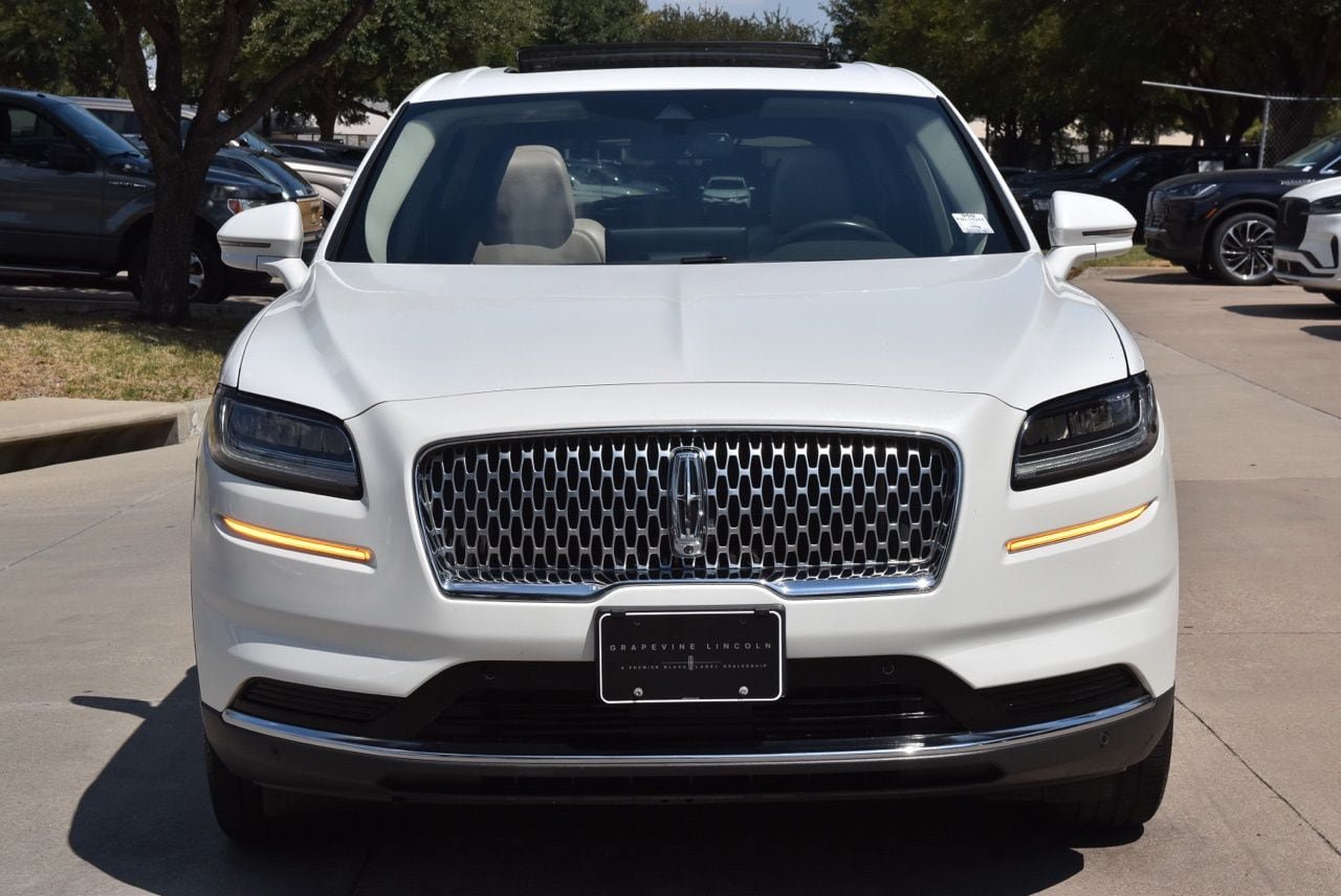 Used 2023 Lincoln Nautilus Reserve w/ Equipment Group 201A FWD image 3