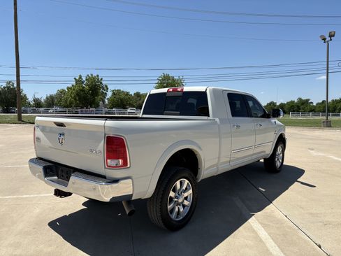 Used 2017 RAM 2500 Longhorn w/ Convenience Group AWD/4WD image 4