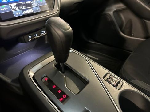 Used 2025 Subaru Crosstrek 2.0i Premium image 18