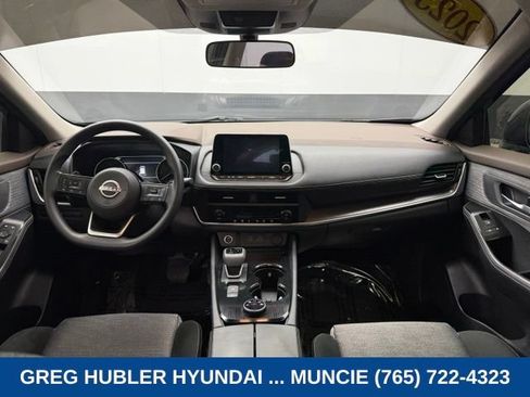 Used 2023 Nissan Rogue SV AWD/4WD image 6