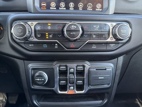 Used 2023 Jeep Wrangler Unlimited Sahara w/ Cold Weather Group image 26