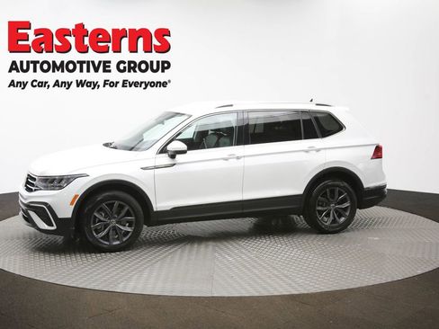 Used 2023 Volkswagen Tiguan SE image 56