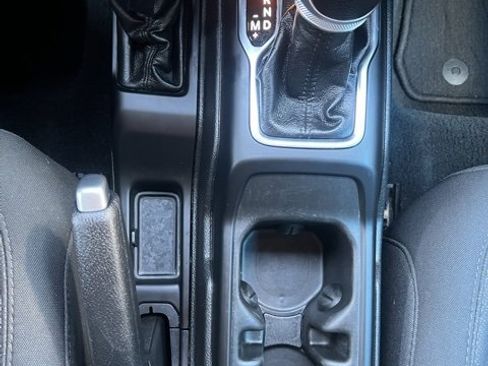 Used 2023 Jeep Gladiator Sport image 34