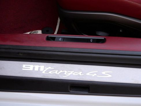 Used 2021 Porsche 911 Targa 4S image 19