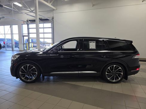Used 2020 Lincoln Aviator Reserve w/ Equipment Group 202A AWD/4WD image 2