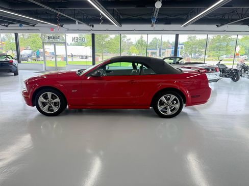 Used 2006 Ford Mustang GT RWD image 8