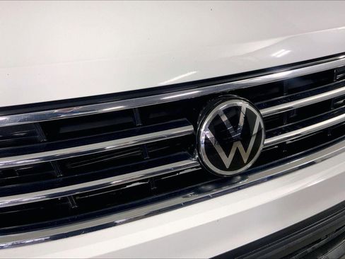 Used 2024 Volkswagen Tiguan SE FWD image 28