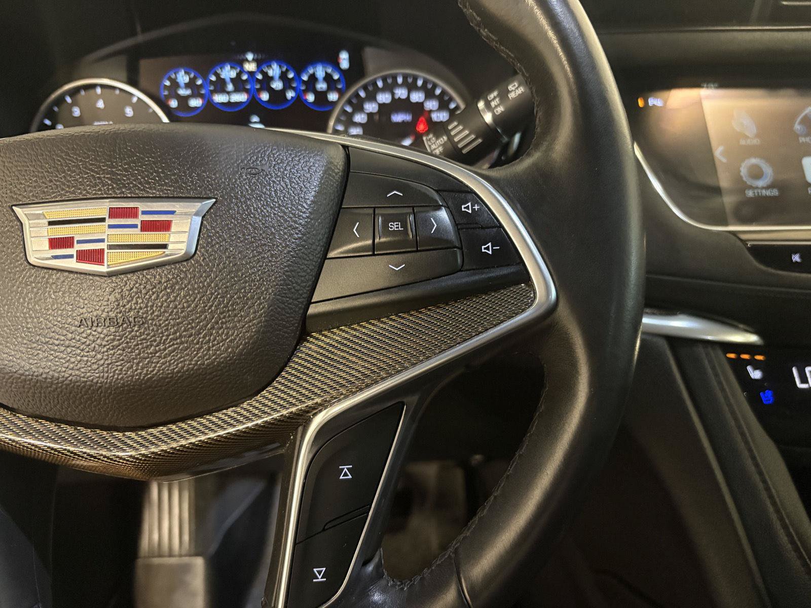 Used 2017 Cadillac XT5 Platinum AWD/4WD image 21