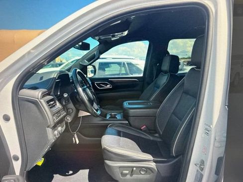 Used 2023 Chevrolet Suburban Premier RWD image 9