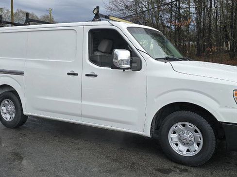 Used 2015 Nissan NV 2500 SV w/ Side & Curtain Airbag Package image 4